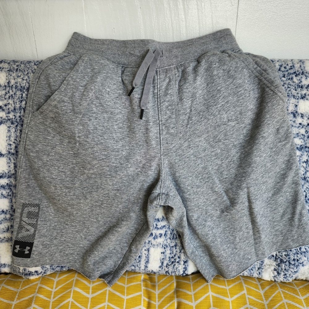 Men's Under Armor Sweat Shorts- Size Medium